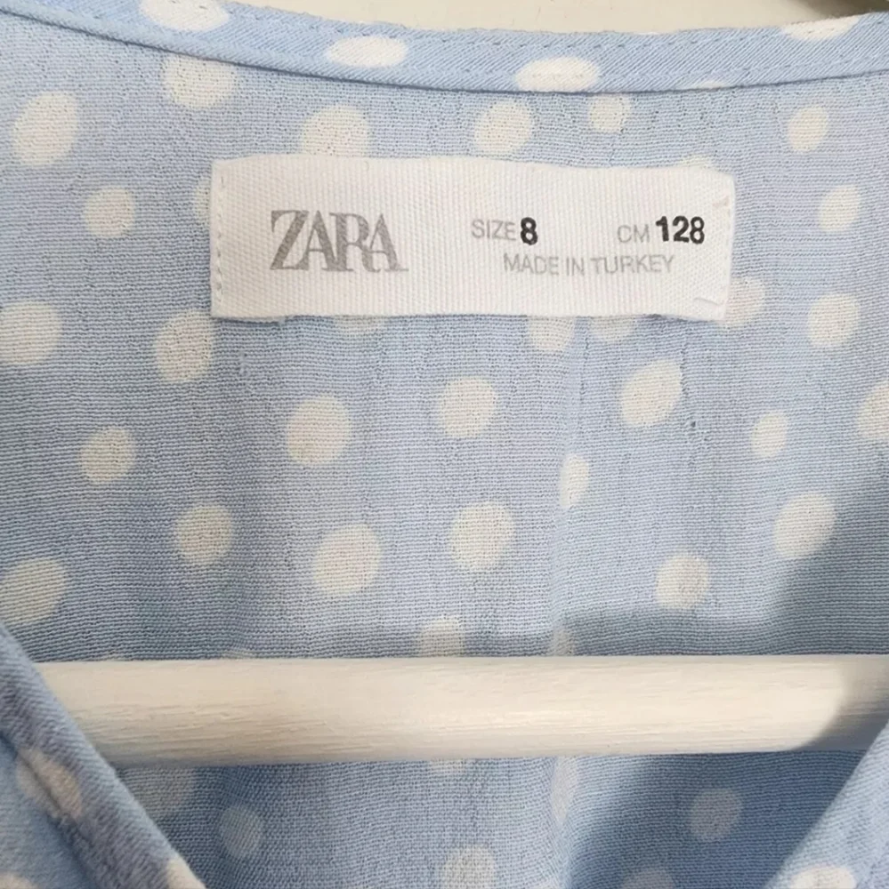 ZARA GIRLS BLUE WHITE  POLKA DOT  ELASTIC WAIST LIGHT DRESS SZ.8 - Picture 5 of 10